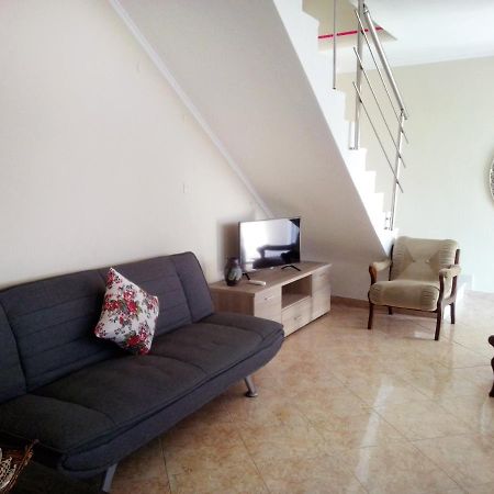 Evis Maisonette With Sea View Флогита Екстериор снимка
