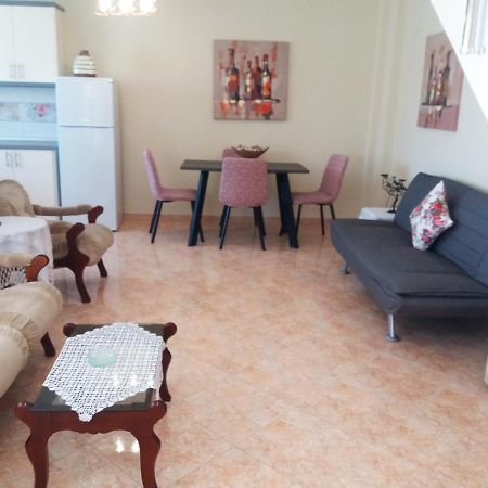 Evis Maisonette With Sea View Флогита Екстериор снимка